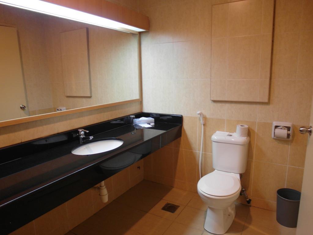 Mandarin Pacific Hotel Kuala Lumpur Room photo